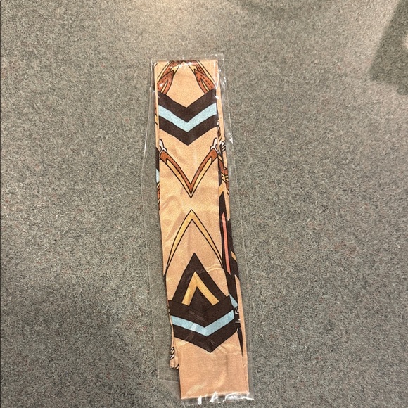 Geometric Patterned Silk Tilly - Picture 3 of 3